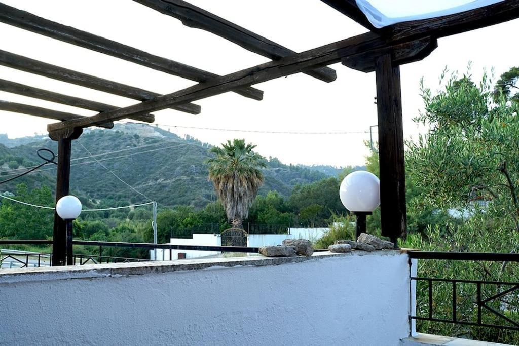 Three Sisters House Villa Мола Калива Екстериор снимка
